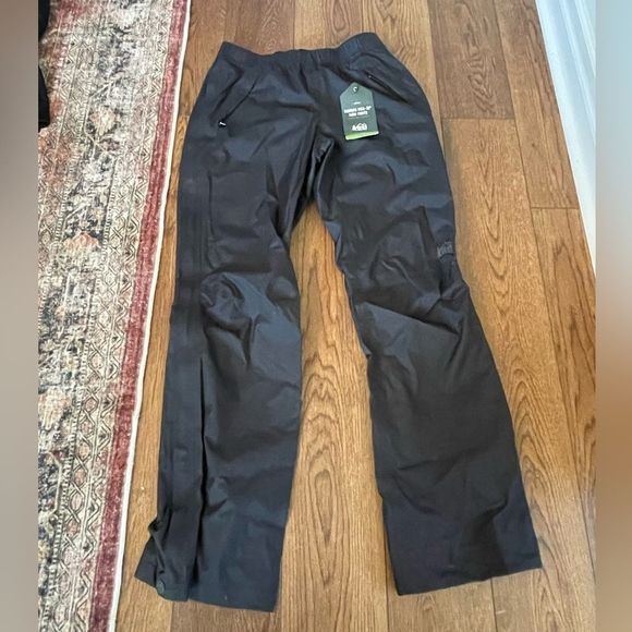 REI Pants - REI women’s full zip Rainier pant. size XS black , NWT